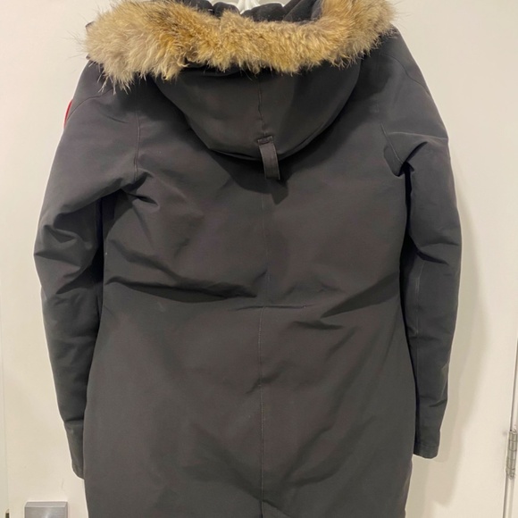 ❄️ Canada Goose Women’s Long Parka – Size M – Authentic & Excellent Condition 🧥 - Picture 5 of 6
